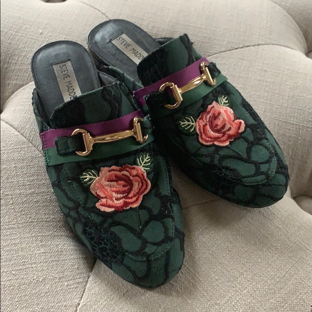 Steve Madden slip ons